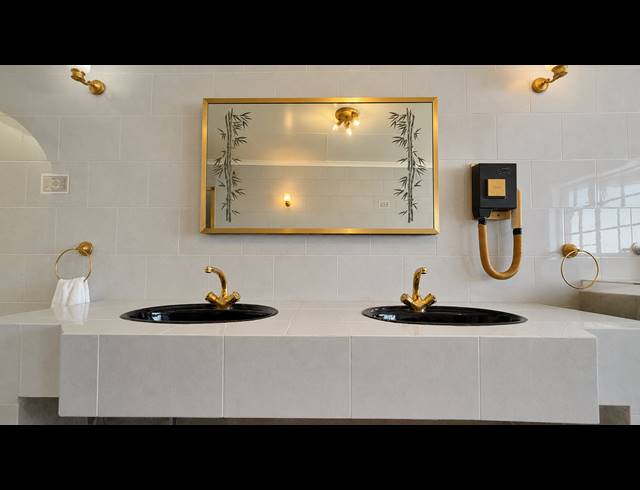 6 BEDROOM HOUSE FOR SALE IN NORKEM PARK